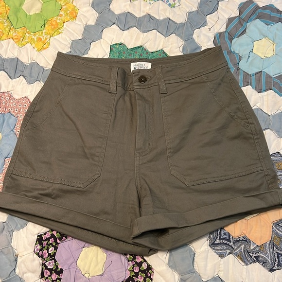 Market & Spruce | High Rise Utility Shorts- Olive Green - Picture 2 of 4